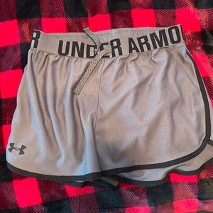 Under armour youth large shorts